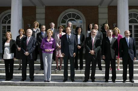14/04/2008. Foto de familia del Gobierno de José Luis Rodríguez Zapatero, tras las Elecciones Generales de 2008