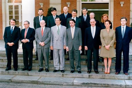 30/04/1999. Gabinete de abril de 1999 a febrero de 2000. Foto de familia