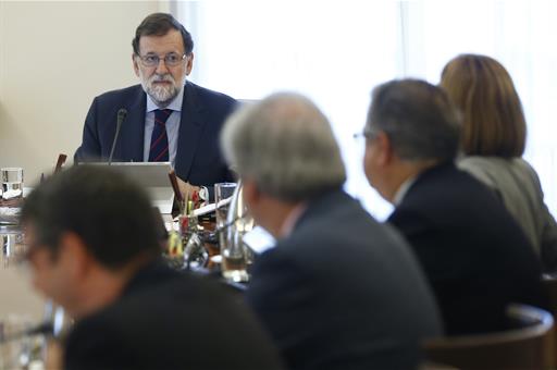 Mariano Rajoy junto a algunos ministros (archivo)