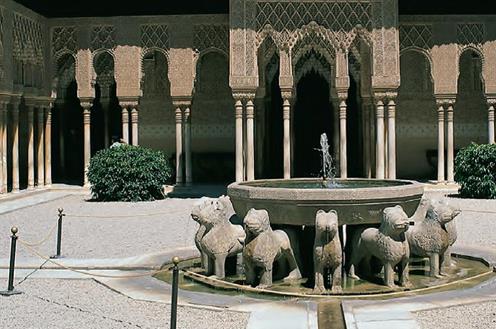 12. Patio de los Leones de La Alhambra.jpg