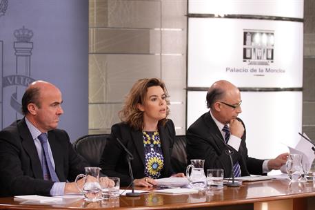 13/07/2012. Consejo de Ministros: Sáenz de Santamaría, Montoro y De Guindos. La vicepresidenta, ministra de la Presidencia y Portavoz, Soray...
