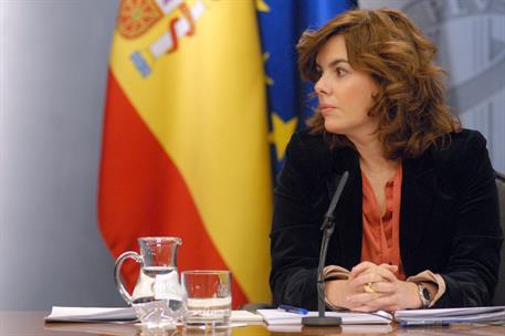10/02/2012. Consejo de Ministros: Soraya Sáenz de Santamaría y Fátima Báñez. La vicepresidenta del Gobierno, ministra de la Presidencia y Po...