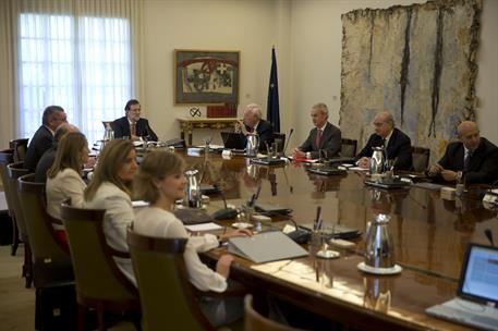 3/06/2014. Reunión extraordinaria del Consejo de Ministros. El Consejo de Ministros ha mantenido una reunión extraordinaria en La Moncloa co...
