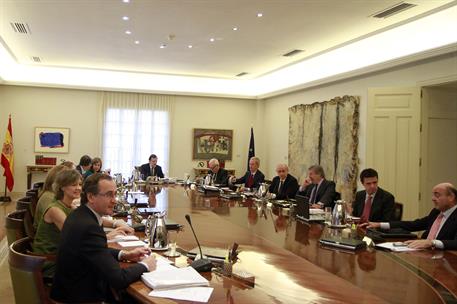 3/07/2015. Nuevo Gabinete de Mariano Rajoy. Imagen del presidente del Gobierno, Mariano Rajoy, de la vicepresidenta y de los doce ministros ...