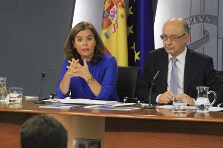 11/09/2015. Consejo de Ministros: Sáenz de Santamaría y Montoro. Comparecencia de la vicepresidenta del Gobierno, Soraya Sáenz de Santamaría...