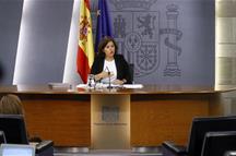 Soraya Sáenz de Santamaría durante la rueda de prensa posterior al Consejo de Ministros (Foto: Pool Moncloa)