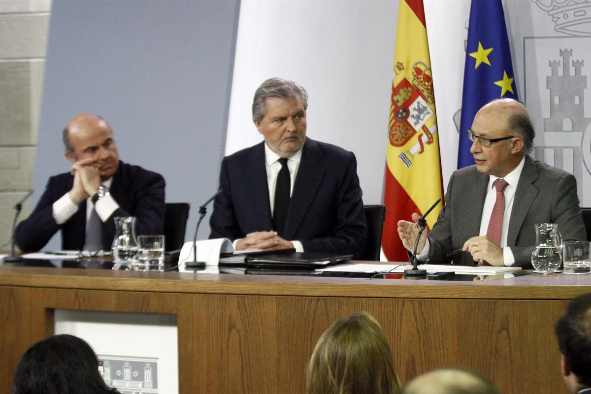 3/11/2017. Consejo de Ministros: Méndez de Vigo, Montoro y De Guindos. El ministro de Educación, Cultura y Deporte y portavoz del Gobierno, ...