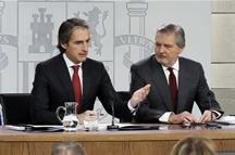 Íñigo Méndez de Vigo e Íñigo de la Serna, tras el Consejo de Ministros