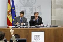 El ministro de Justicia, Rafael Catalá, y el portavoz del Gobierno, Íñigo Méndez de Vigo