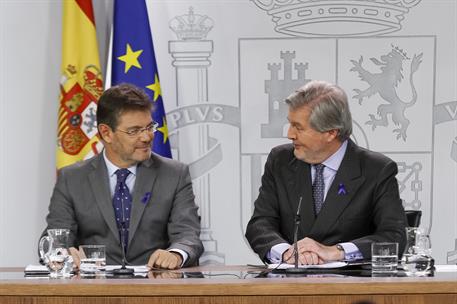 24/11/2017. Consejo de Ministros: Méndez de Vigo y Catalá. El ministro de Educación, Cultura y Deporte y portavoz del Gobierno, Íñigo Méndez...