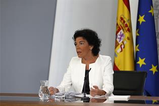 La portavoz del Gobierno, Isabel Celaá, en la rueda de prensa posterior al Consejo de Ministros