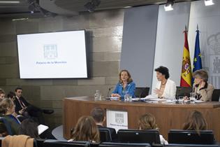 Calviño, Celaá y Carcedo durante la rueda de prensa posterior al Consejo de Ministros