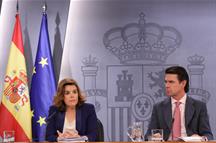Consejo de Ministros: Soraya Sáenz y José Manuel Soria 