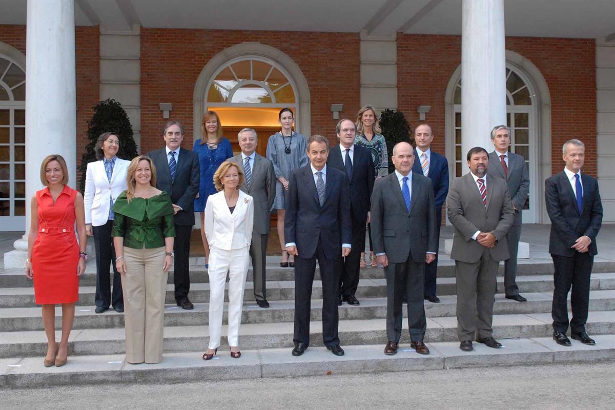 22/07/2011. El presidente del Gobierno posa con sus ministros para la foto de familia. El presidente del Gobierno, José Luis Rodríguez Zapat...