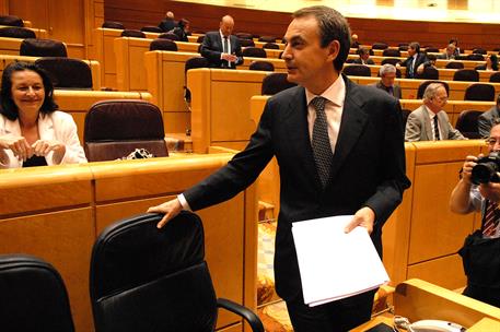 5/04/2011. El presidente asiste a la sesión de control al Gobierno en el Senado. El presidente del Gobierno, José Luis Rodríguez Zapatero,du...