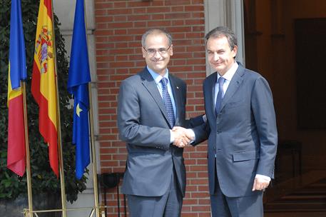 4/07/2011. El presidente del Gobierno recibe al primer ministro de Andorra. El presidente del Gobierno, José Luis Rodríguez Zapatero, saluda...
