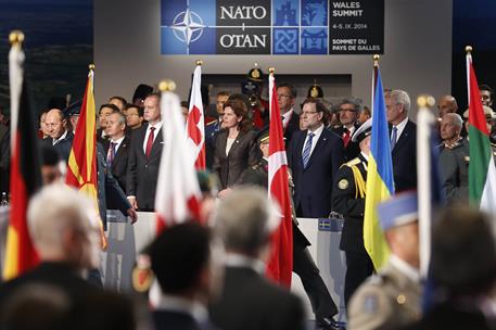 4/09/2014. Rajoy asiste a la Cumbre de la OTAN. El presidente del Gobierno, Mariano Rajoy, durante la ceremonia de honores al personal milit...