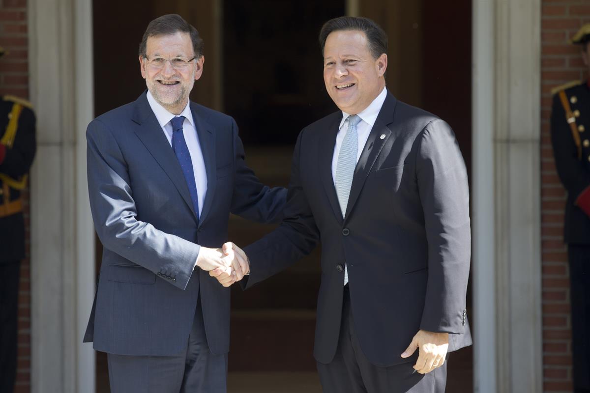 8/09/2014. Rajoy recibe al presidente de Panamá. El presidente del Gobierno, Mariano Rajoy, saluda al presidente de la República de Panamá, ...
