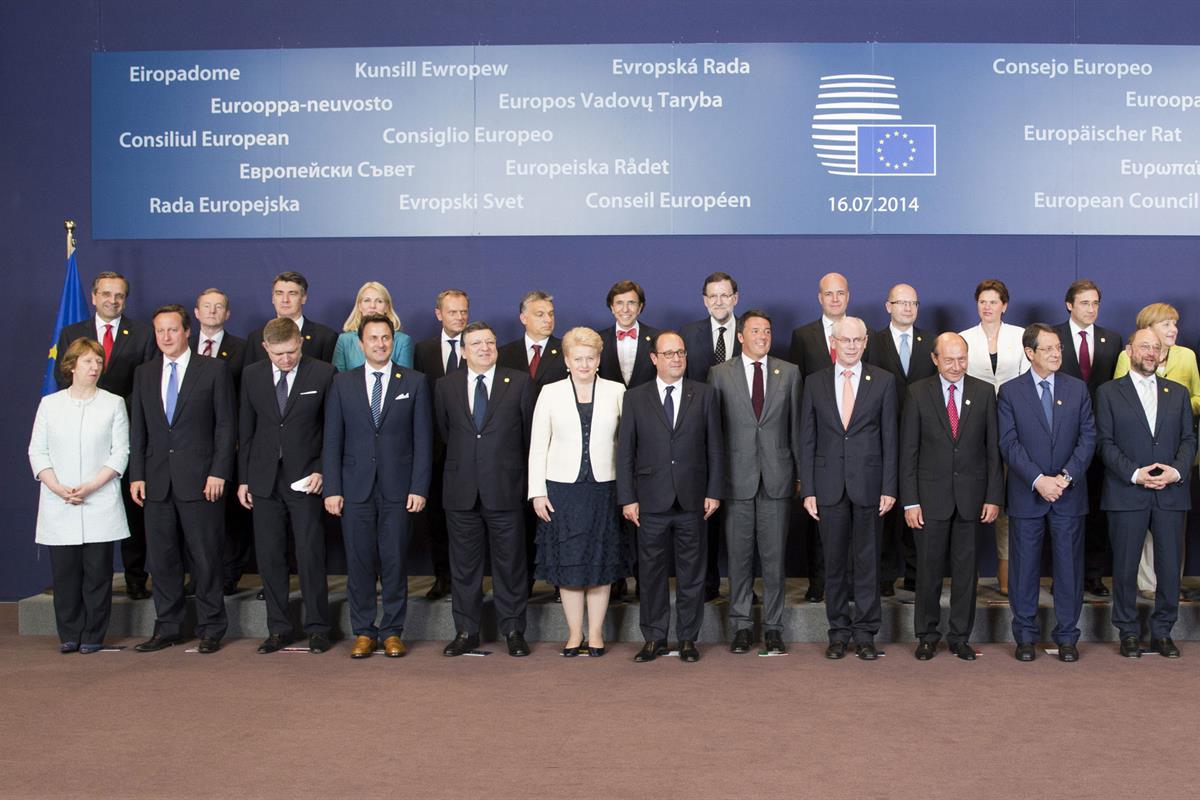 16/07/2014. Rajoy asiste al Consejo Europeo. Los jefes de Estado y de Gobierno de la Unión Europea, en la tradicional foto de familia con mo...
