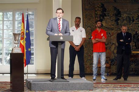 31/07/2014. El presidente recibe en La Moncloa a la selección nacional de baloncesto. El presidente del Gobierno, Mariano Rajoy, dirige unas...