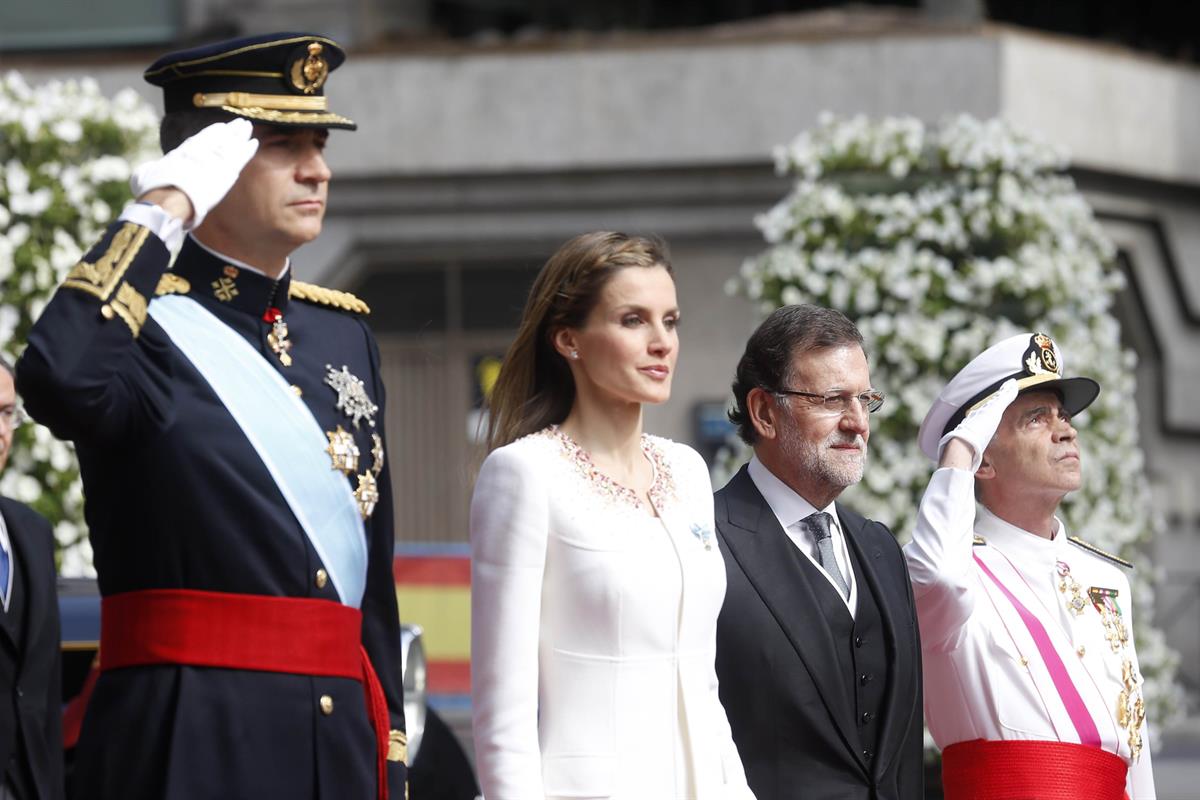 19/06/2014. Rajoy en la proclamación de SM el Rey don Felipe VI. El presidente del Gobierno, Mariano Rajoy, con SS MM los Reyes antes de ini...