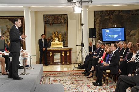 18/09/2014. Presentación del informe CORA. El presidente del Gobierno, Mariano Rajoy, asiste a la intervención del subsecretario del ministe...