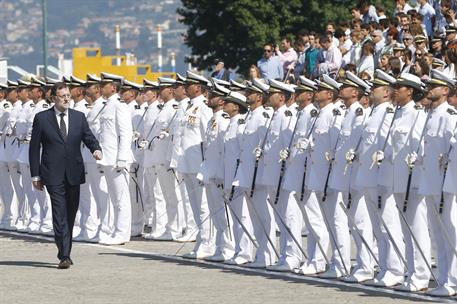 16/07/2014. Rajoy preside la jura de bandera en la Escuela Naval Militar de Marín. El presidente del Gobierno, Mariano Rajoy, para revista a...