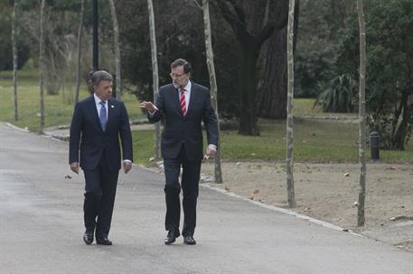 3/03/2015. Reunión de Rajoy y Santos en La Moncloa. El presidente del Gobierno español, Mariano Rajoy, conversa con el presidente de la Repú...