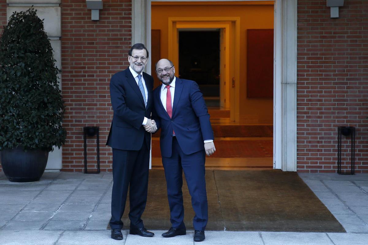 5/03/2015. Rajoy recibe al presidente del Parlamento Europeo. El presidente del Gobierno, Mariano Rajoy, saluda al presidente del Parlamento...