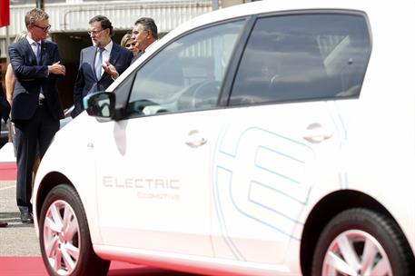 8/09/2015. Mariano Rajoy visita la planta de SEAT en Martorell. El presidente del Gobierno, Mariano Rajoy, durante un momento de su visita a...