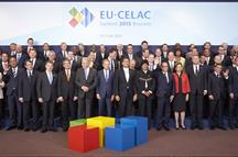 Foto de familia de la II Cumbre UE-CELAC (Foto: Pool Moncloa)