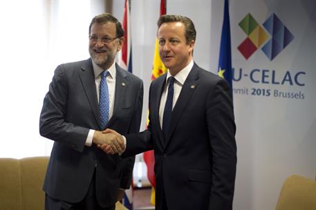 11/06/2015. Rajoy asiste a la Cumbre UE-CELAC. El presidente del Gobierno, Mariano Rajoy, con su homólogo de Gran Bretaña, David Cameron, en...