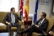 El presidente del Gobierno, Mariano Rajoy, y el primer ministro británico, David Cameron (Foto: Pool Moncloa)