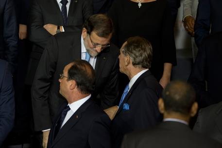 12/11/2015. Rajoy en la Cumbre sobre Migración de La Valeta. El presidente del Gobierno, Mariano Rajoy, conversa con otros líderes políticos...
