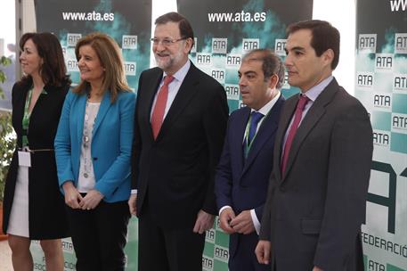 14/03/2015. Rajoy clausura el II Foro de Emprendedores y Autónomos. El presidente del Gobierno, Mariano Rajoy, y la ministra de Empleo y Seg...