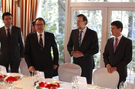 20/02/2015. Rajoy y Valls durante el almuerzo. El presidente del Gobierno, Mariano Rajoy, junto con el primer ministro francés, Manuel Valls...