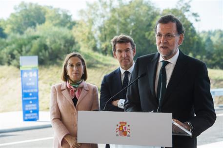 20/10/2015. Rajoy asiste a la puesta en servicio de un tramo de la A-54. El presidente del Gobierno, Mariano Rajoy, en un momento de su inte...