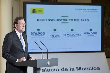 26/10/2015. Rajoy comparece tras el Consejo de Ministros extraordinario. El presidente del Gobierno, Mariano Rajoy, en un momento de su comp...