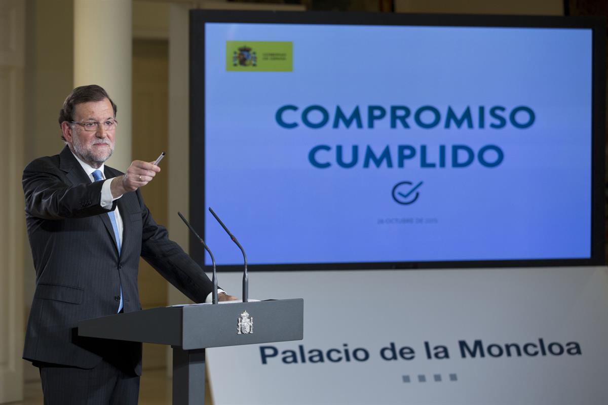 26/10/2015. Rajoy comparece tras el Consejo de Ministros extraordinario. El presidente del Gobierno, Mariano Rajoy, en un momento de su comp...
