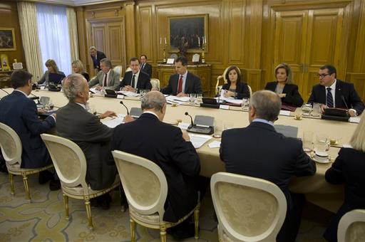 27/11/2015. I reunión del Patronato por las Víctimas del Terrorismo. S.M. el Rey, Felipe VI, junto al presidente del Gobierno, Mariano Rajoy...