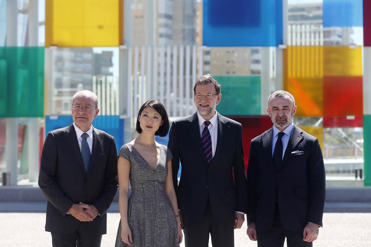 28/03/2015. Mariano Rajoy inaugura el Centro Pompidou Málaga. Mariano Rajoy, en la inauguración del Centro Pompidou Málaga, con Francisco de...