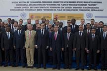 Foto de familia de los ministros y participantes en la cumbre del Comité contra el Terrorismo del Consejo de Seguridad de la ONU que se celebra en Madrid.
