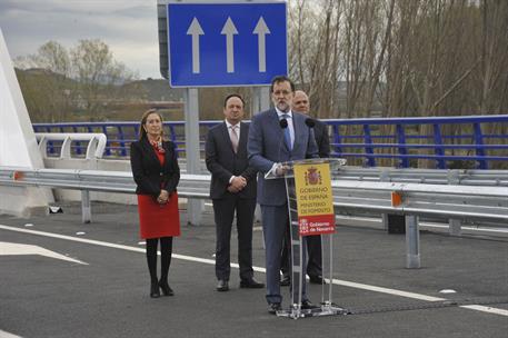 30/03/2015. Rajoy abre un nuevo tramo de carretera en La Rioja. El presidente del Gobierno, Mariano Rajoy, acompañado del presidente de La R...