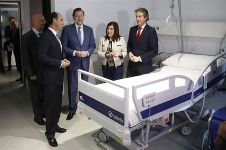 30/03/2015. Rajoy visita el Hospital Universitario "Marqués de Valdecilla". El presidente del Gobierno, Mariano Rajoy, durante su visita al ...