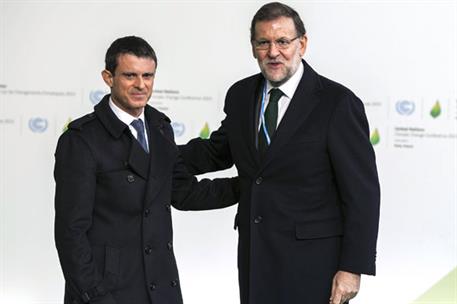 30/11/2015. Cumbre sobre el cambio climático. El presidente del Gobierno, Mariano Rajoy, ha sido recibido hoy por el primer ministro francés...