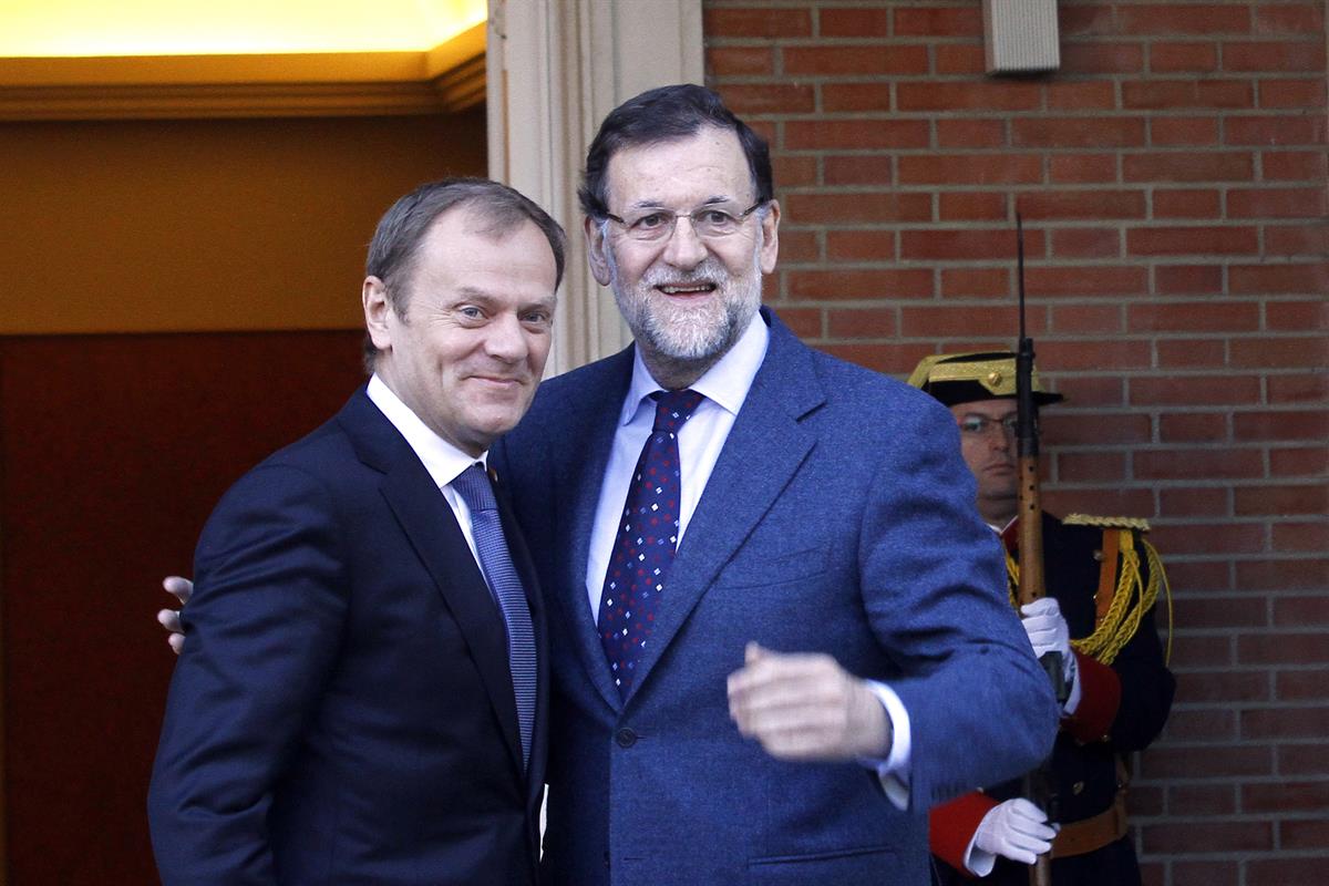 31/03/2015. Rajoy recibe al presidente del Consejo Europeo, Donald Tusk. El presidente del Gobierno, Mariano Rajoy, recibe al presidente del...