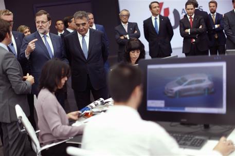 8/09/2015. Mariano Rajoy visita la planta de SEAT en Martorell (Barcelona). El presidente del Gobierno, Mariano Rajoy, junto a los miembros ...