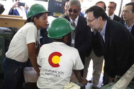 8/03/2015. Viaje oficial del presidente del Gobierno a Guatemala. El presidente del Gobierno, Mariano Rajoy, durante su visita al Centro de ...