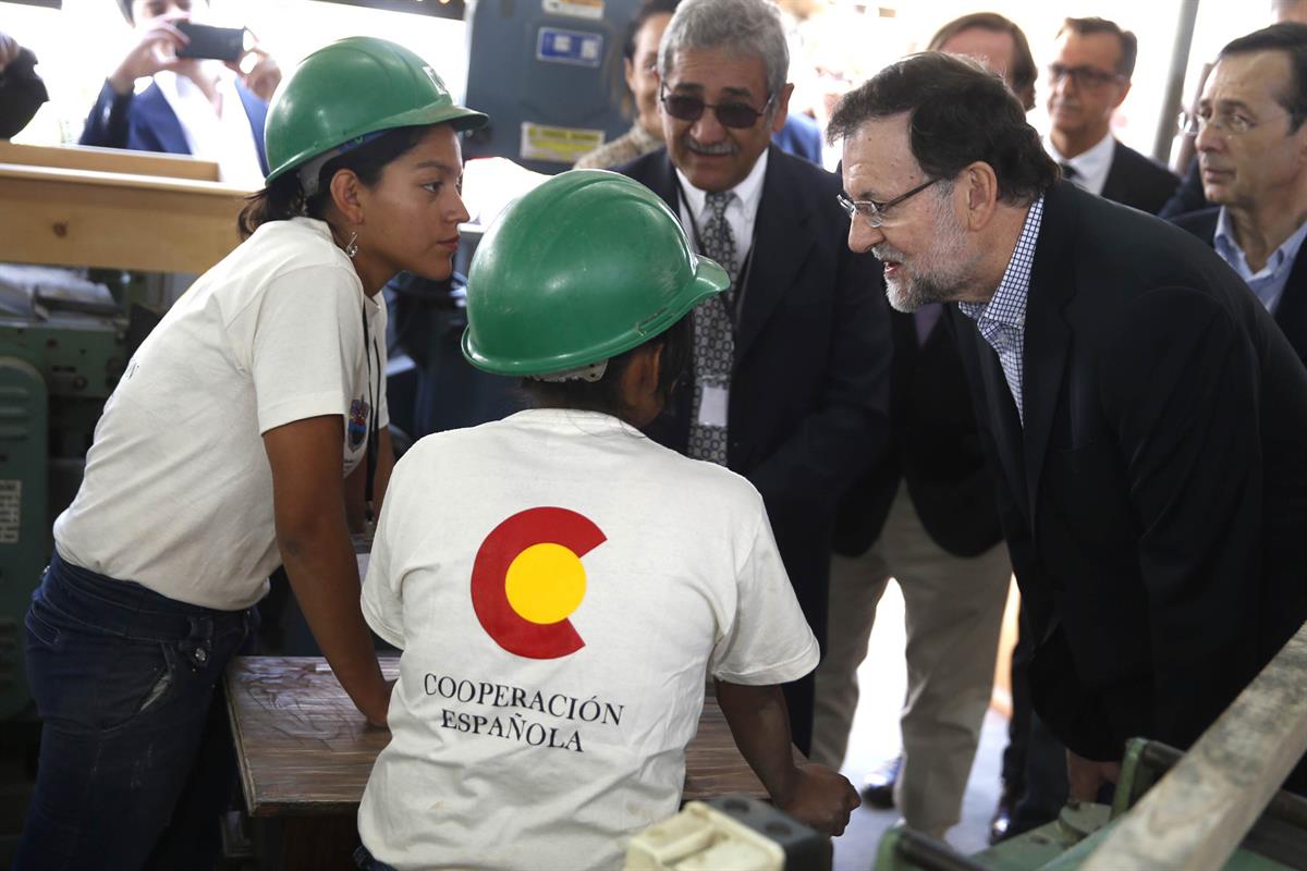 8/03/2015. Viaje oficial del presidente del Gobierno a Guatemala. El presidente del Gobierno, Mariano Rajoy, durante su visita al Centro de ...