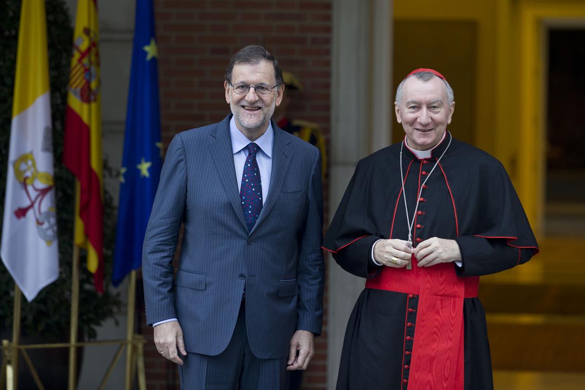 14/10/2016. Rajoy recibe al secretario de Estado de la Santa Sede, Pietro Parolin. El presidente del Gobierno en funciones, Mariano Rajoy, p...